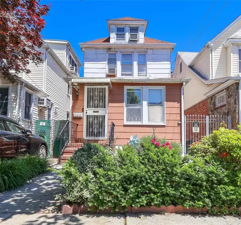 68-37 Kessel St, New York, NY 11375