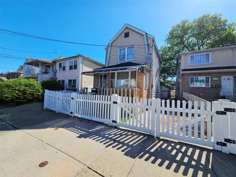 11755 142nd Pl, Jamaica, NY 11436