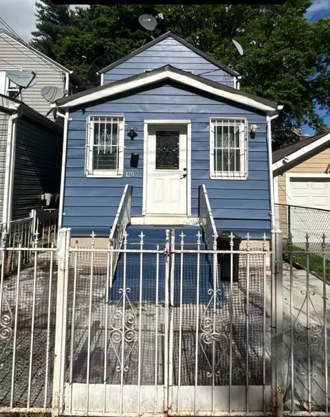 12027 140th St, Jamaica, NY 11436