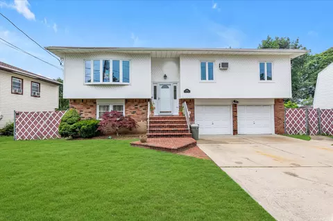 399 N Virginia Ave #A, Massapequa, NY 11758