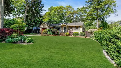 69 Indian Head Dr, Sayville, NY 11782