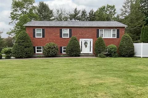 20 Shale Dr, Wappinger, NY 12590