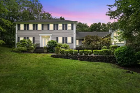 6 Gilman Ln, Cortlandt, NY 10567