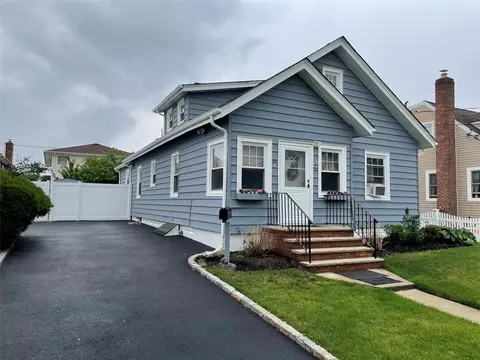 42 Saint Marks Ave, Freeport, NY 11520