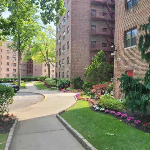 86 70 Francis Lewis #A55, Hollis, NY 11423