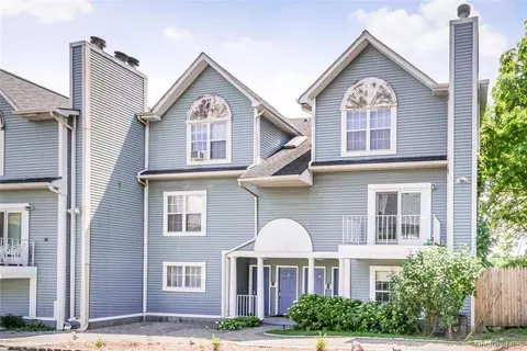 10 Nob Hill Dr, Greenburgh, NY 10523
