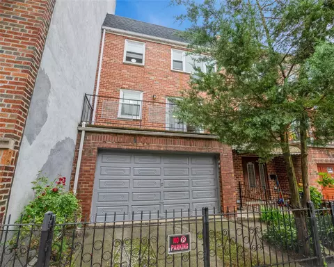 37-40 61st St, New York, NY 11377