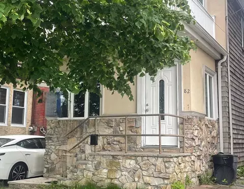 82 Beach 2nd St, Lawrence, NY 11559