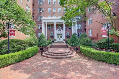 112-50 78th Ave #1A, Forest Hills, NY 11375