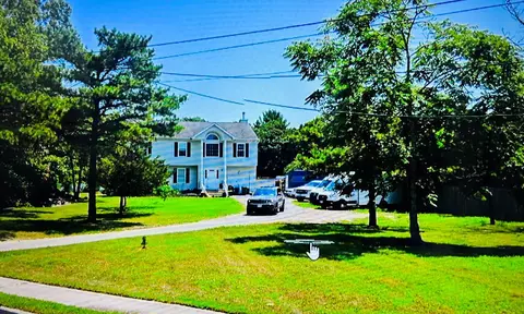 241 Middle Island Rd, Medford, NY 11763