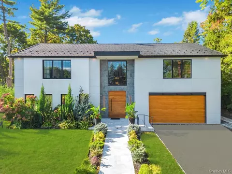 50 Gristmill Ln, North Hempstead, NY 11023