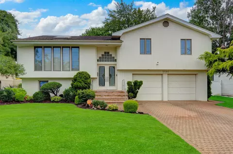 2522 Randy Ln, Bellmore, NY 11710