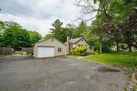 538 Canal Rd, Mount Sinai, NY 11766