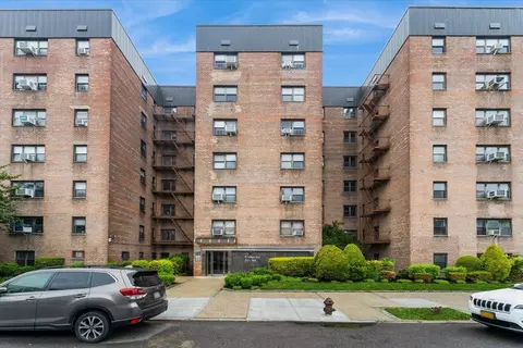 31-90 140 St #3K, Flushing, NY 11354