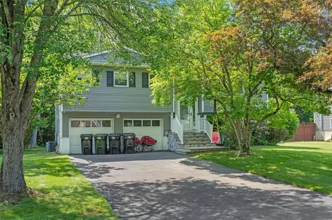 27 Dorothy Dr, Monroe, NY 10950