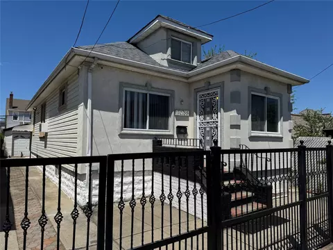 170- 55 118 Rd, Rochdale Village, NY 11434