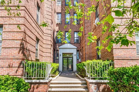 3505 Parsons Blvd #5H, Flushing, NY 11354