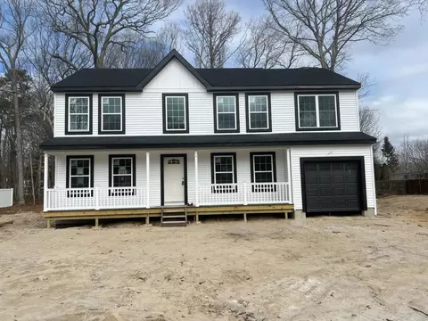 89 E Mt Sinai Coram Rd, Coram, NY 11727