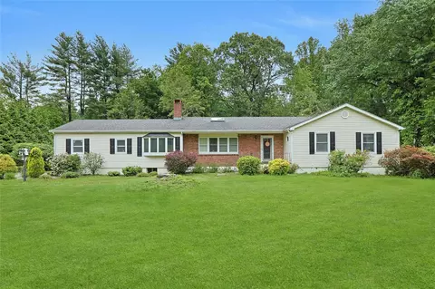 19 Leicester Rd, Briarcliff Manor, NY 10510