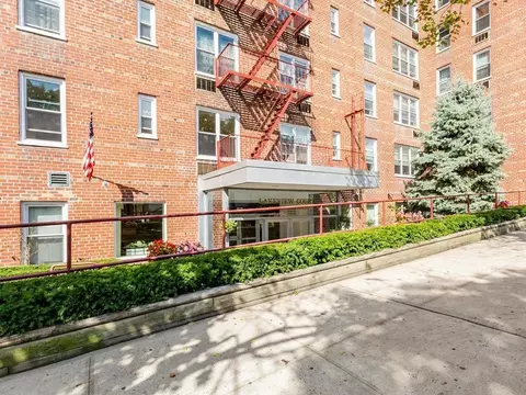3311 Giles Pl #5H, Bronx, NY 10463