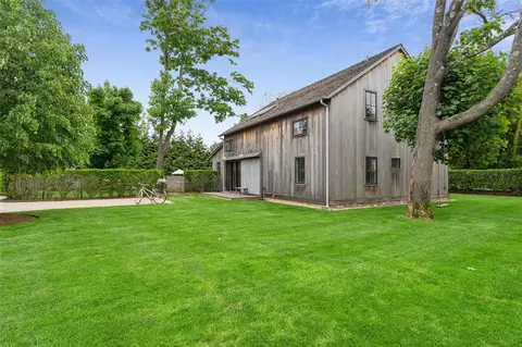 3 Pheasant Ln, Remsenburg, NY 11960