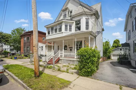 30 Overlook Pl, Newburgh, NY 12550