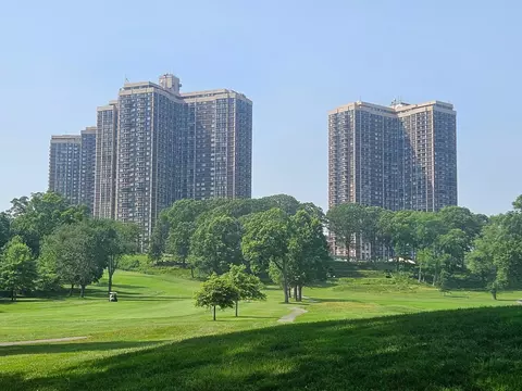 27110 Grand Central Pkwy #28K, New York, NY 11005