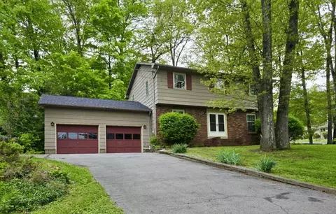 34 Pine Ct, Wallkill, NY 10941