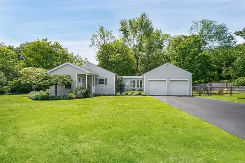 801 Syska Rd, Yorktown, NY 10562