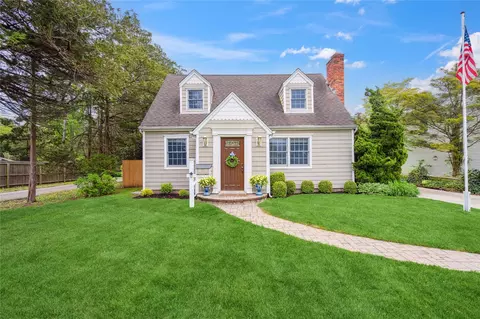 67 Snedecor Ave, Bayport, NY 11705