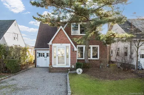 68 Stuart Ave, Amityville, NY 11701