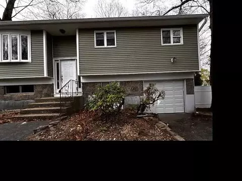 39 Browning Dr, Greenlawn, NY 11740