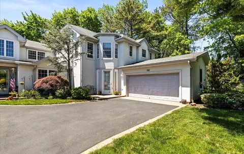 768 Bardini Dr, Melville, NY 11747