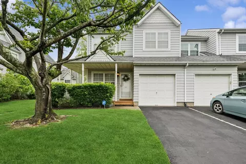 87 Northwood Blvd, Central Islip, NY 11722