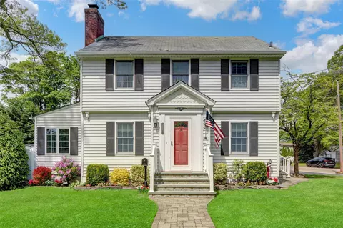 170 Little East Neck Rd S, Babylon, NY 11702