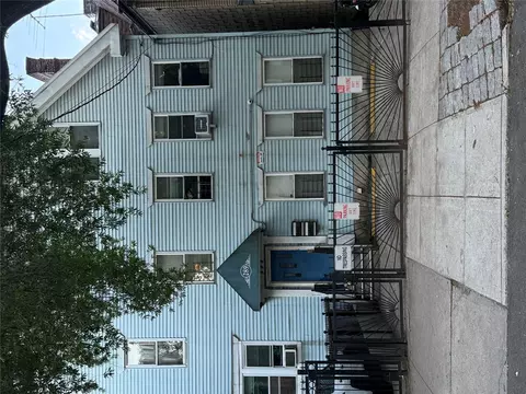 289 E 201st St, New York, NY 10458