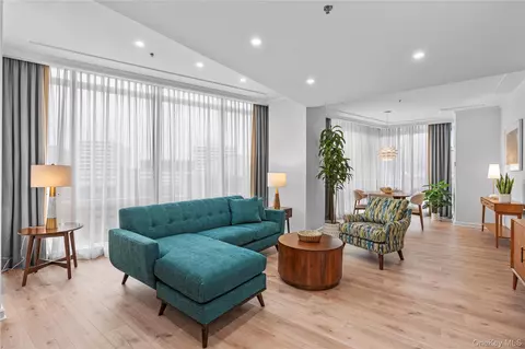 1 Renaissance Sq #10H, White Plains, NY 10601