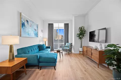 1 Renaissance Sq #10B, White Plains, NY 10601