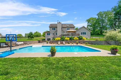 17 Jackson Ln, Hamptonburgh, NY 10916