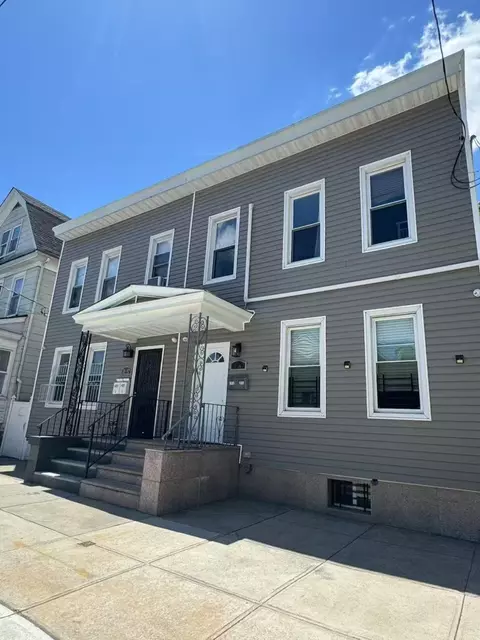 18-42 120th St, New York, NY 11356