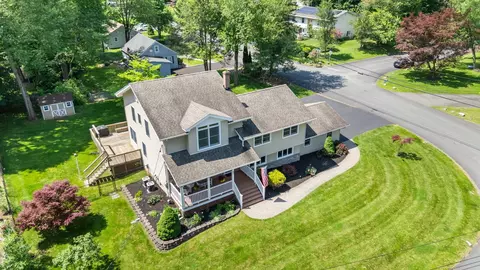 40 Pine St, Clarkstown, NY 10956