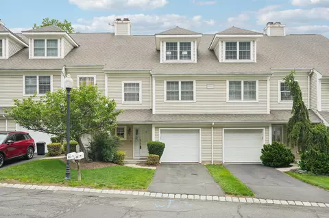23 Crystal Hill Dr, Pomona, NY 10970