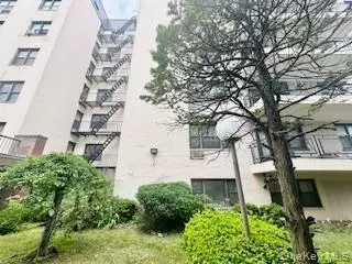 3855 3855 Shore Pkwy #3M, Brooklyn, NY 11235