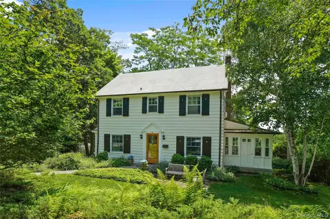40 Floral Dr, Greenburgh, NY 10706