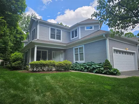 1 Club Pointe Dr, White Plains, NY 10605