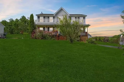 27 Salk Dr, Lloyd, NY 12528