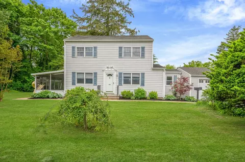 396 Hillside Ave, West Sayville, NY 11796