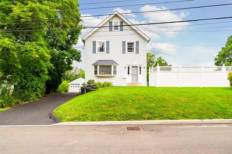 172 Henry St, Cortlandt, NY 10511