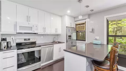 16 Stoner Ave #1F, North Hempstead, NY 11021