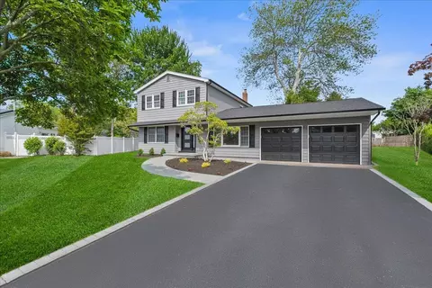 88 Budenos Dr, Sayville, NY 11782